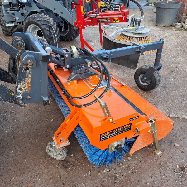 Veegmachine t.b.v. Minishovel